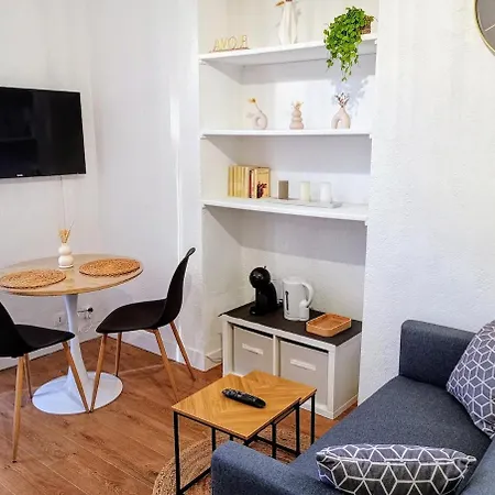 Joli Avec Balcon Proche Gare