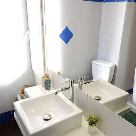 Joli Avec Balcon Proche Gare Apartment *